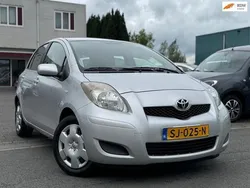 Grijs Gebruikt 2011 Toyota Yaris Hatchback | € 2.999 (Eerlijke prijs)