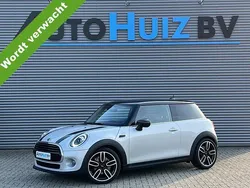 Wit Gebruikt 2021 Mini Cooper Business Hatchback | € 21.990 (Iets duurder)