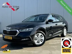 Zwart, metallic lak Gebruikt 2022 Skoda Octavia Business Line Stationwagen | € 23.495 (Goede deal)