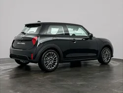Zwart Nieuw 2025 Mini Cooper Essential Hatchback | € 39.595