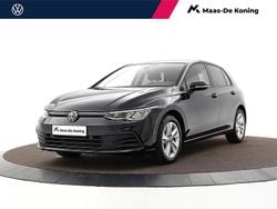 Zwart Gebruikt 2023 VW Golf VIII Life Hatchback | € 22.740 (Eerlijke prijs)