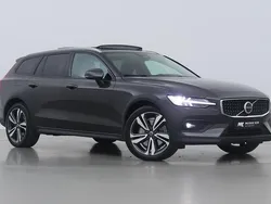 Grijs Gebruikt 2024 Volvo V60 CC Plus Stationwagen | € 59.400 (Eerlijke prijs)