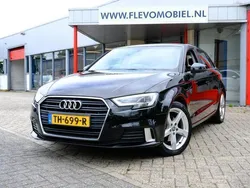 Zwart, metallic lak Gebruikt 2018 Audi A3 Sportback Sport Hatchback | € 13.450 (Eerlijke prijs)