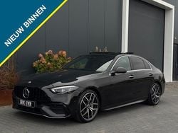 Zwart (metallic) Gebruikt 2023 Mercedes C200 AMG line Sedan | € 44.995