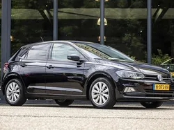 Zwart, metallic lak Gebruikt 2020 VW Polo Highline Hatchback | € 17.950 (Iets duurder)