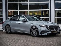 Grijs Gebruikt 2023 Mercedes E300 AMG line Sedan | € 84.450