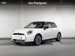Nanuq white (licht wit) Gebruikt 2024 Mini Cooper SE Classic Hatchback | € 32.900 (Eerlijke prijs)