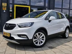Wit, metallic lak Gebruikt 2017 Opel Mokka X Selection SUV | € 13.950 (Eerlijke prijs)
