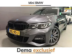 Grijs Gebruikt 2022 BMW 330 M Sport Stationwagen | € 32.950 (Eerlijke prijs)