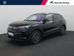 Zwart Nieuw 2025 VW Tiguan Life SUV | € 48.640 (Super prijs)
