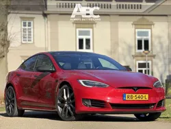 Rood, metallic lak Gebruikt 2017 Tesla Model S Performance Sedan | € 26.950 (Duur)