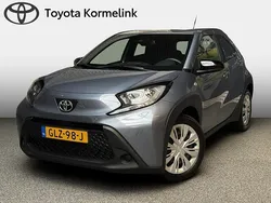 Grijs Gebruikt 2024 Toyota Aygo Play Hatchback | € 18.950 (Eerlijke prijs)