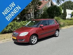 Rood Gebruikt 2007 Skoda Fabia Ambiente Hatchback | € 3.500 (Eerlijke prijs)