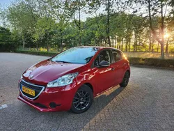 Rood Gebruikt 2013 Peugeot 208 Access Hatchback | € 5.200 (Goede deal)