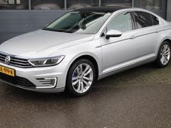 Grijs Gebruikt 2016 VW Passat Highline Sedan | € 10.949 (Super prijs)