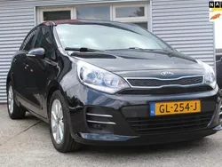 Zwart Gebruikt 2015 Kia Rio Hatchback | € 8.750 (Eerlijke prijs)