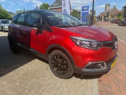 Rood Gebruikt 2017 Renault Captur Dynamique SUV | € 10.940 (Goede deal)