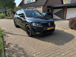Zwart Gebruikt 2018 VW Tiguan R-line SUV | € 29.995 (Eerlijke prijs)