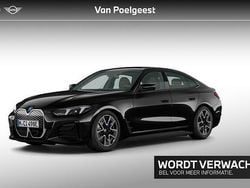 Saphirschwarz metallic (zwart metallic) Gebruikt 2025 BMW i4 M Sport Sedan | € 49.895 (Goede deal)