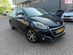 Blauw Gebruikt 2018 Peugeot 208 Allure Hatchback | € 7.499 (Goede deal)