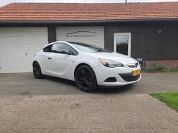 Wit Gebruikt 2011 Opel Astra GTC Sport Hatchback | € 7.499 (Duur)
