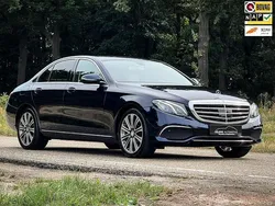 Blauw, metallic lak Gebruikt 2016 Mercedes E200 Exclusive Sedan | € 23.899 (Goede deal)