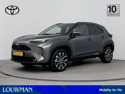 Grijs, metallic lak Gebruikt 2023 Toyota Yaris Cross Limited SUV | € 28.945 (Eerlijke prijs)