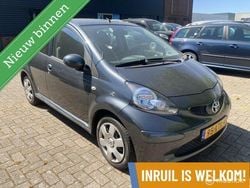 Grijs Gebruikt 2007 Toyota Aygo Hatchback | € 2.350 (Eerlijke prijs)