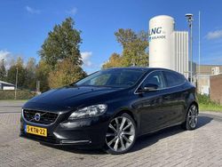 Zwart Gebruikt 2013 Volvo V40 Summum MPV | € 6.750 (Eerlijke prijs)