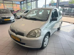 Grijs Gebruikt 2000 Toyota Yaris Sol Hatchback | € 1.495 (Eerlijke prijs)