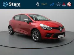 Rood metallic Gebruikt 2016 Renault Clio IV Dynamique Hatchback | € 9.490 (Eerlijke prijs)