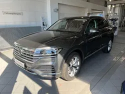 Grijs Gebruikt 2021 VW Touareg Elegance SUV | € 77.731 (Duur)