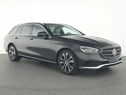 Grijs Gebruikt 2023 Mercedes E300 Premium Stationwagen | € 45.945 (Goede deal)