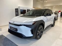 Wit Nieuw 2025 Toyota bZ4X Style SUV | € 45.200