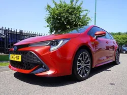 Rood, metallic lak Gebruikt 2019 Toyota Corolla Business Edition Stationwagen | € 19.945 (Eerlijke prijs)