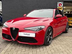 Rood Gebruikt 2017 Alfa Romeo Giulia Veloce Sedan | € 30.950 (Eerlijke prijs)