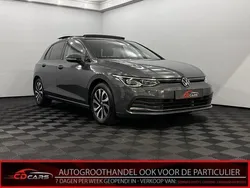 Grijs Gebruikt 2022 VW Golf VIII Active Hatchback | € 28.950 (Eerlijke prijs)