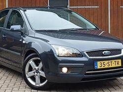 Grijs Gebruikt 2006 Ford Focus Futura Hatchback | € 3.150 (Eerlijke prijs)