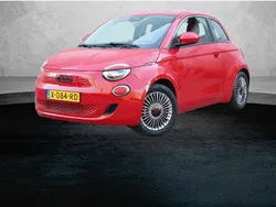Rood Gebruikt 2024 Fiat 500e Red Hatchback | € 20.775 (Iets duurder)