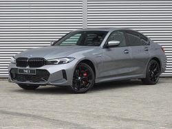 Grijs Nieuw 2025 BMW 330e Comfort Edition Sedan | € 71.434 (Eerlijke prijs)