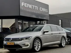 Grijs, metallic lak Gebruikt 2016 VW Passat Highline Stationwagen | € 14.900 (Iets duurder)