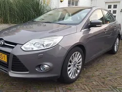 Grijs Gebruikt 2011 Ford Focus Sedan | € 6.950 (Eerlijke prijs)