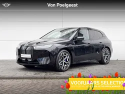 Saphirschwarz metallic (zwart metallic) Gebruikt 2023 BMW iX Comfort Edition SUV | € 57.900 (Eerlijke prijs)