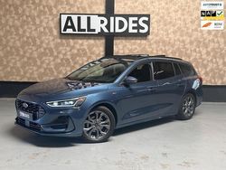 Blauw Gebruikt 2023 Ford Focus ST-Line Stationwagen | € 24.950 (Goede deal)