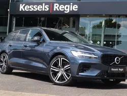 Blauw, metallic lak Gebruikt 2022 Volvo V60 Stationwagen | € 39.950 (Iets duurder)