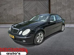 Zwart Gebruikt 2002 Mercedes E240 Avantgarde Sedan | € 3.250 (Eerlijke prijs)
