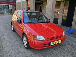 Rood Gebruikt 1998 Toyota Starlet Hatchback | € 1.475 (Eerlijke prijs)