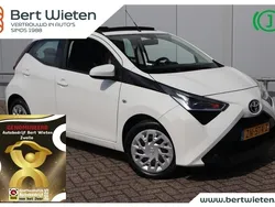 Wit Gebruikt 2019 Toyota Aygo X-play Hatchback | € 12.290 (Iets duurder)
