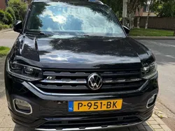 Zwart Gebruikt 2022 VW T-Cross R-line SUV | € 23.900 (Iets duurder)