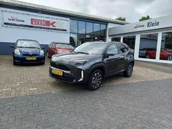 Grijs, metallic lak Gebruikt 2024 Toyota Yaris Cross Team SUV | € 34.995
